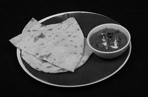 Naan With Paneer Butter Masala