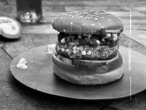 Veg salsa burger