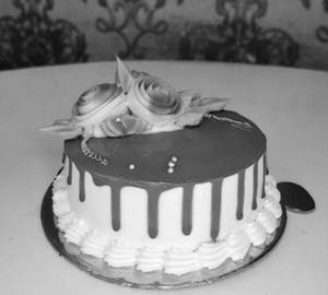 Strawberry Rocks Cake (500Gm)
