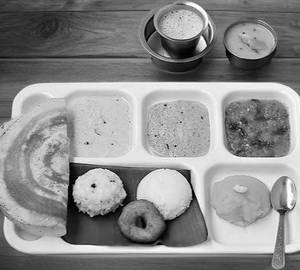 Sendur Mini Tiffin Idly 1+1Wada+Pongal+ Upma +Mini Masala Dasai