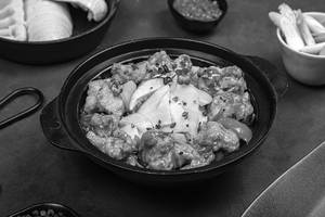 Schezwan Chicken Gravy - 6 Pcs (Serves 2)