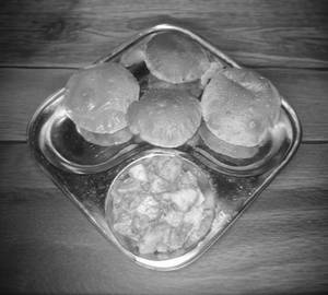 Dum Aloo Kachori [4 Pcs]