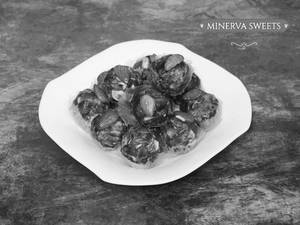 Khajoor Ladoo