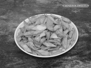 Namak Pare