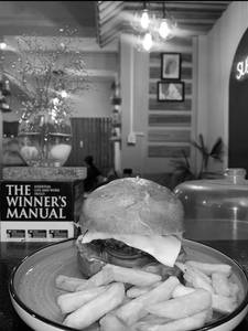 Crunchy Fried Chicken Burger