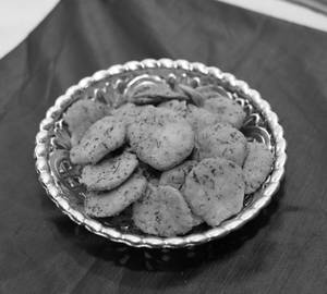 Maithi Mathri (250Gm)