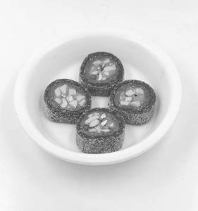 Kaju Anjeer Roll [4 Pc]