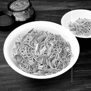 Veg Sag Tong Noodles