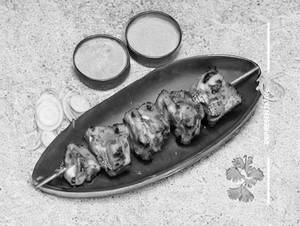 Lasuni Murg Tikka