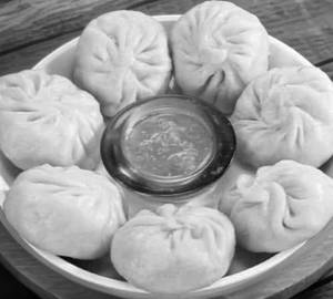 Veg Steam Momos (8 Pcs)