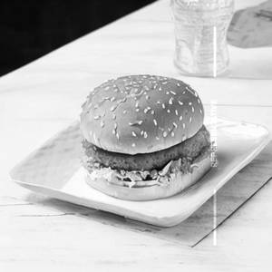 Schezwan Paneer Burger [No Cheese]