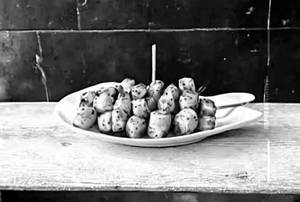 Chilligarlic potato pops