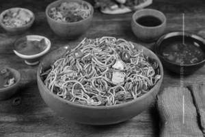 Egg Hakka Noodles