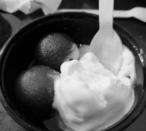 Gulab Jamun with Icecream