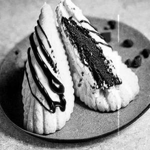 Cookies & Cream Cone