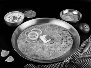 Onion Paratha (1) & Curd