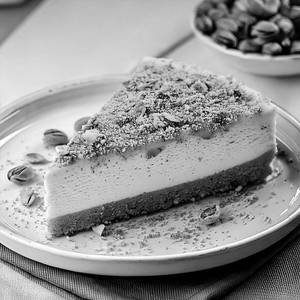 Kunafa Pistachio Cheesecake Slice [200 Gms]