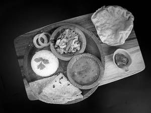 Phulka Thali