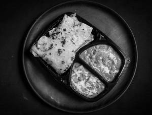 Butter Naan With Matar Paneer