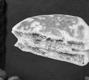 Cheese schezwan stuff pizza