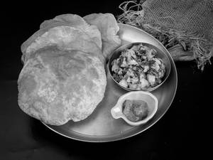 Puri Aloo Sukhi Bhaji