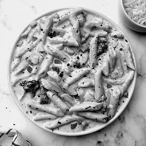 Veg Alfredo Pasta (in White Sauce)