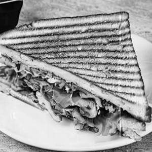 Omelette mushroom sandwich