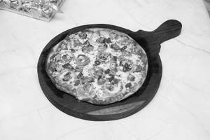 Classic Paneer Tikka Pizza - Veg