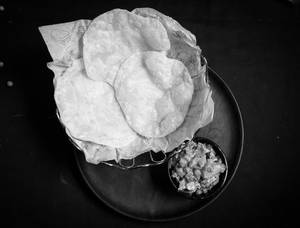 Poori With Mix Vegetable