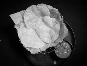 Poori with Green Peas Masala