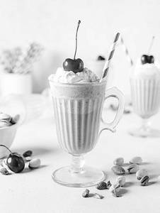 Pistachio Milkshake