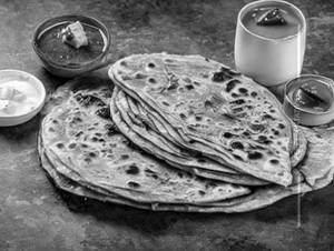 Paneer Do Pyaza Paratha