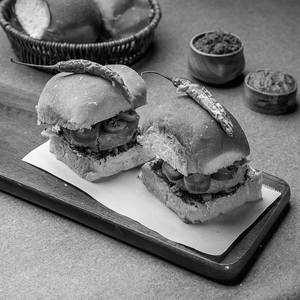 Jalapeneo Vada Pav