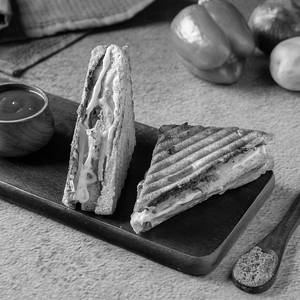 Grilled Aloo Cheese Sandwich
