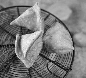 Big Samosa(Aloo)(1Pc)