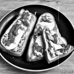 Chilli cheese toast