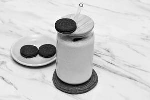 Strawberry Oreo Shake