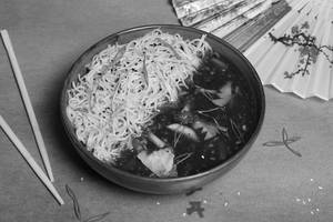Veg Burnt Garlic Noodles With Mix Veg In Black Pepper Sauce