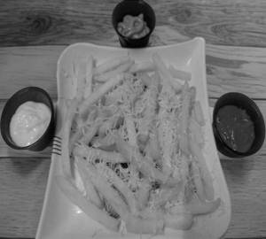 Mayonnaise cheese fries