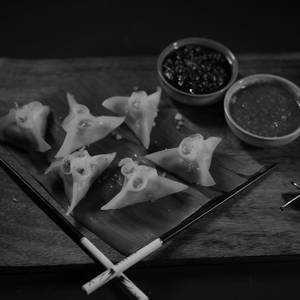 Veg Burnt Garlic Dimsums [6 Pcs]