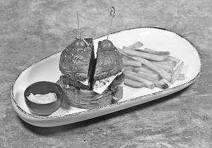 Pesto Cheese Chili Burger