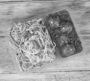 Veg Noodles With Veg Manchurian Gravy