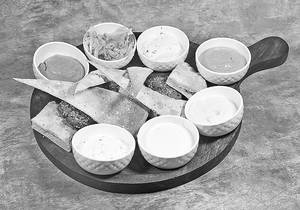 Arabic Crispy Pita Platter