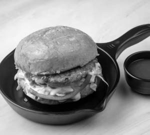 Egg omelette burger