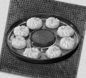 Steamed momos paneer