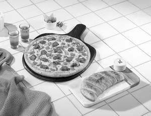 Tandoori Chicken Pizza [Big 10"] + Garlic Bread...