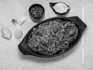 Schezwan Chicken  Noodles