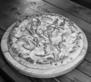 Cheesy Capsicum and Onions Pizza (Small)