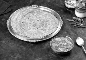 Millet Kerala Parotta (2Pc) with Boneless Chicken Curry