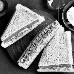 Pesto green veg sandwich